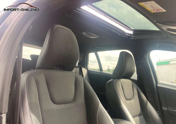 Volvo V60 cena 43900 przebieg: 177000, rok produkcji 2015 z Jelenia Góra małe 326